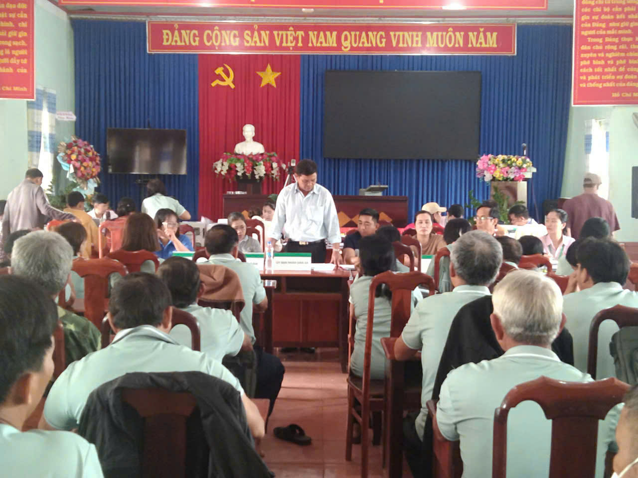 Phụ nữ1.2